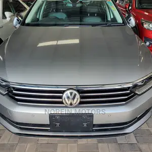 Volkswagen Passat 2016 Gold