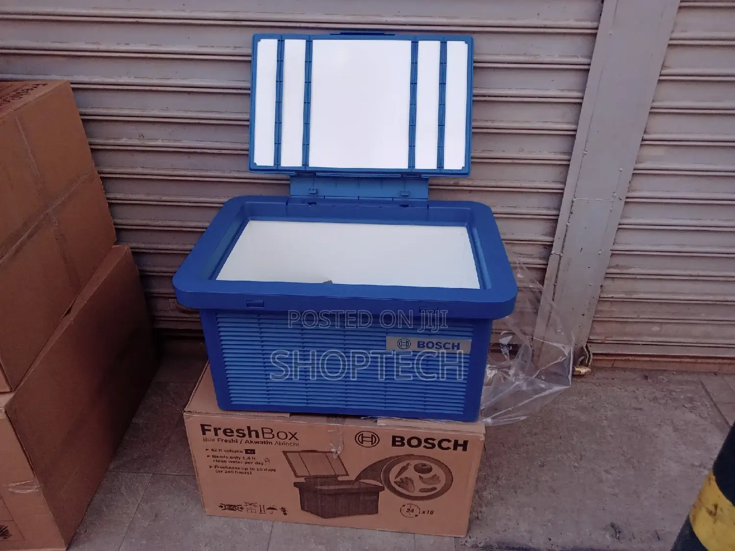Bosch 42L Cooler Box