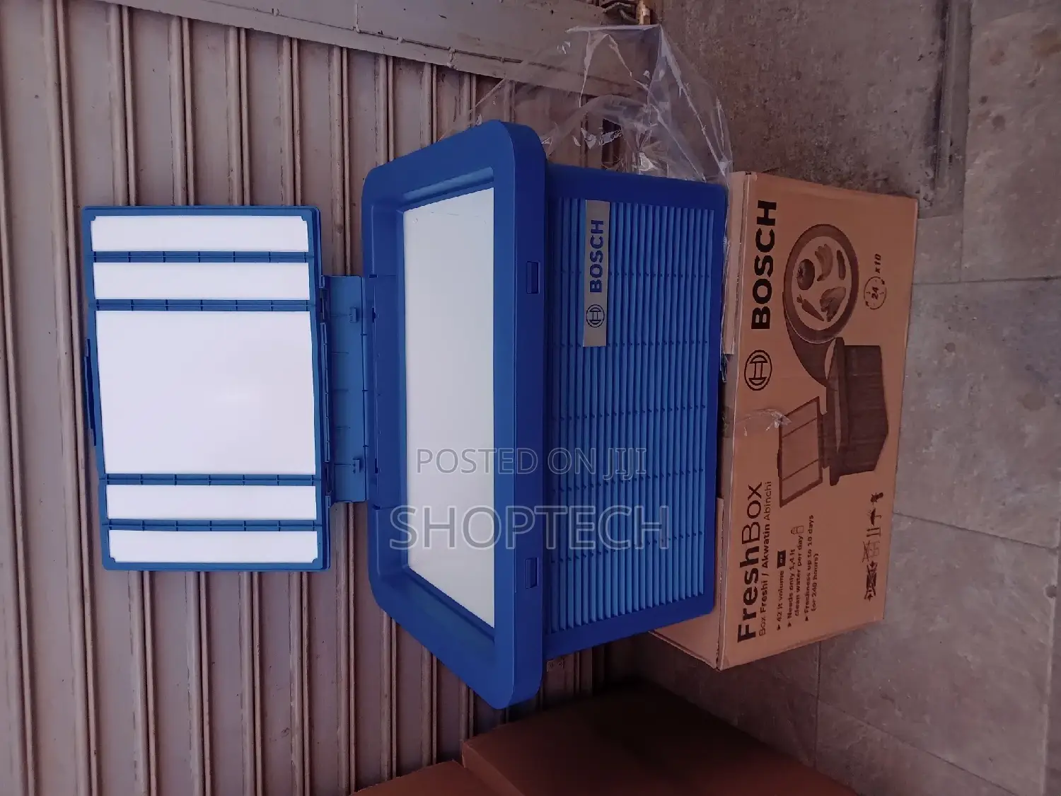 Bosch 42L Cooler Box