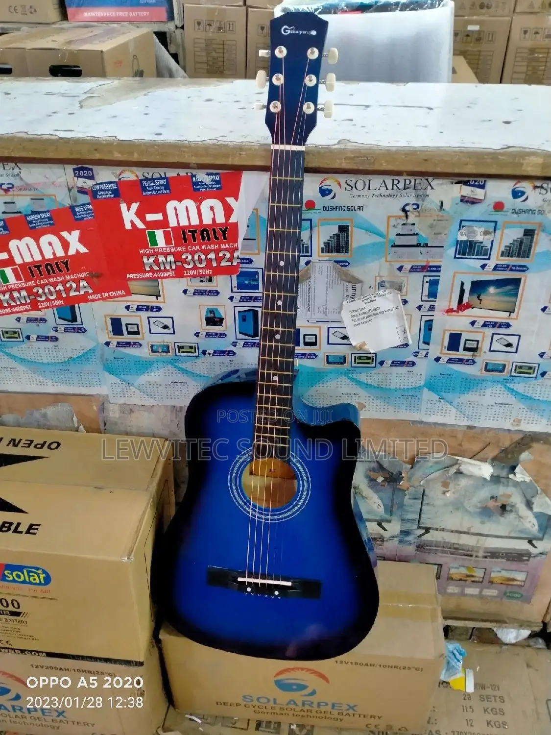 Acoustic Guitar/38