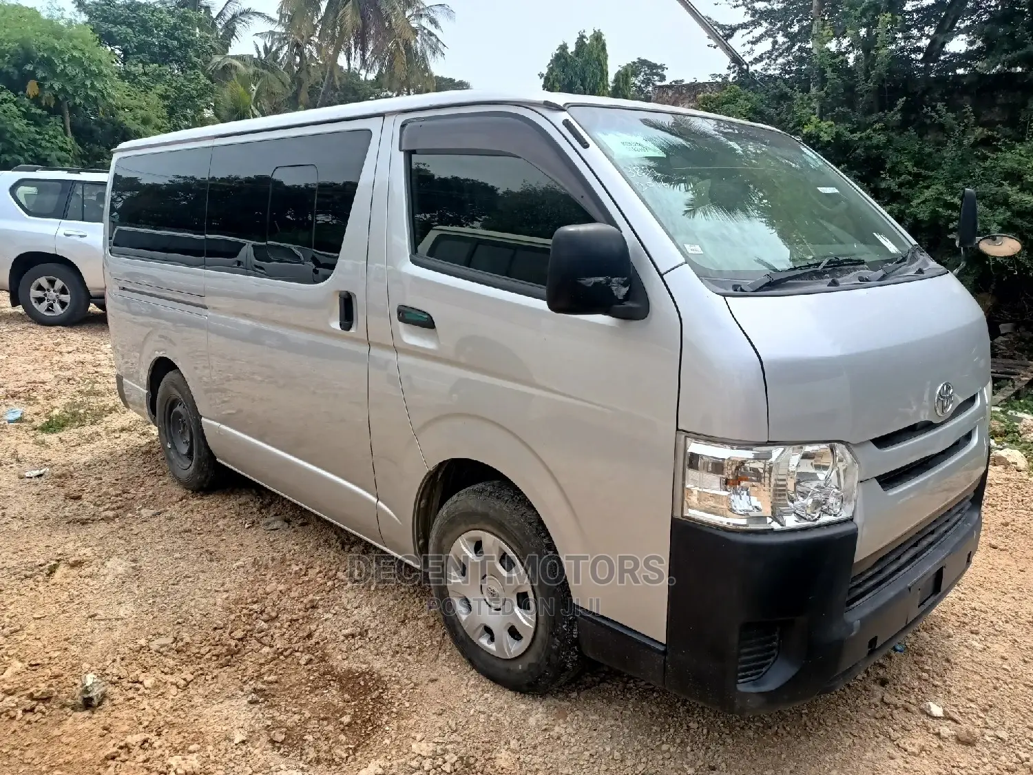 Toyota HiAce 2016 Silver