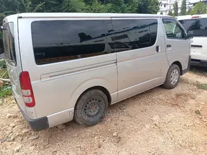 Toyota HiAce 2016 Silver