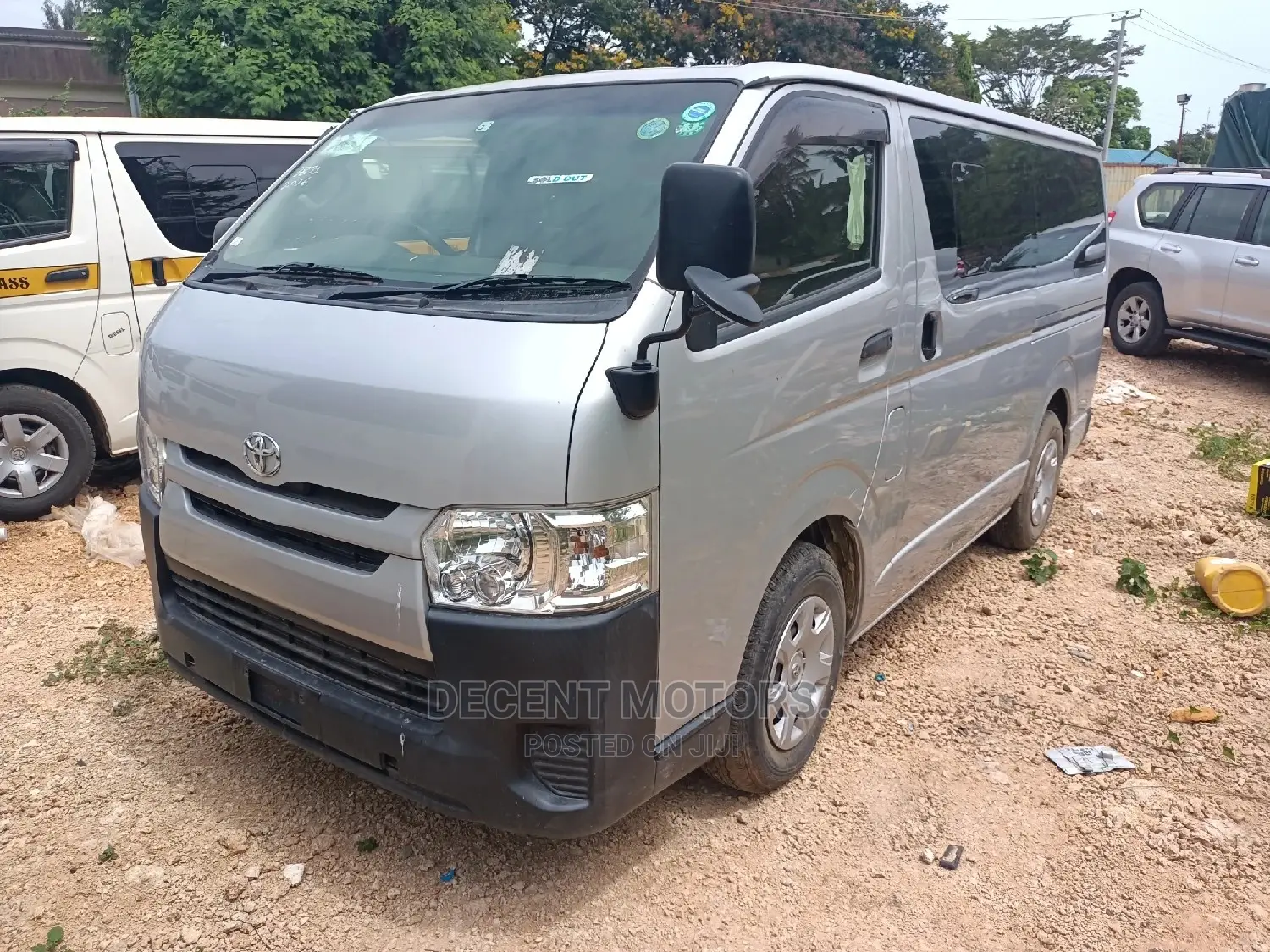 Toyota HiAce 2016 Silver