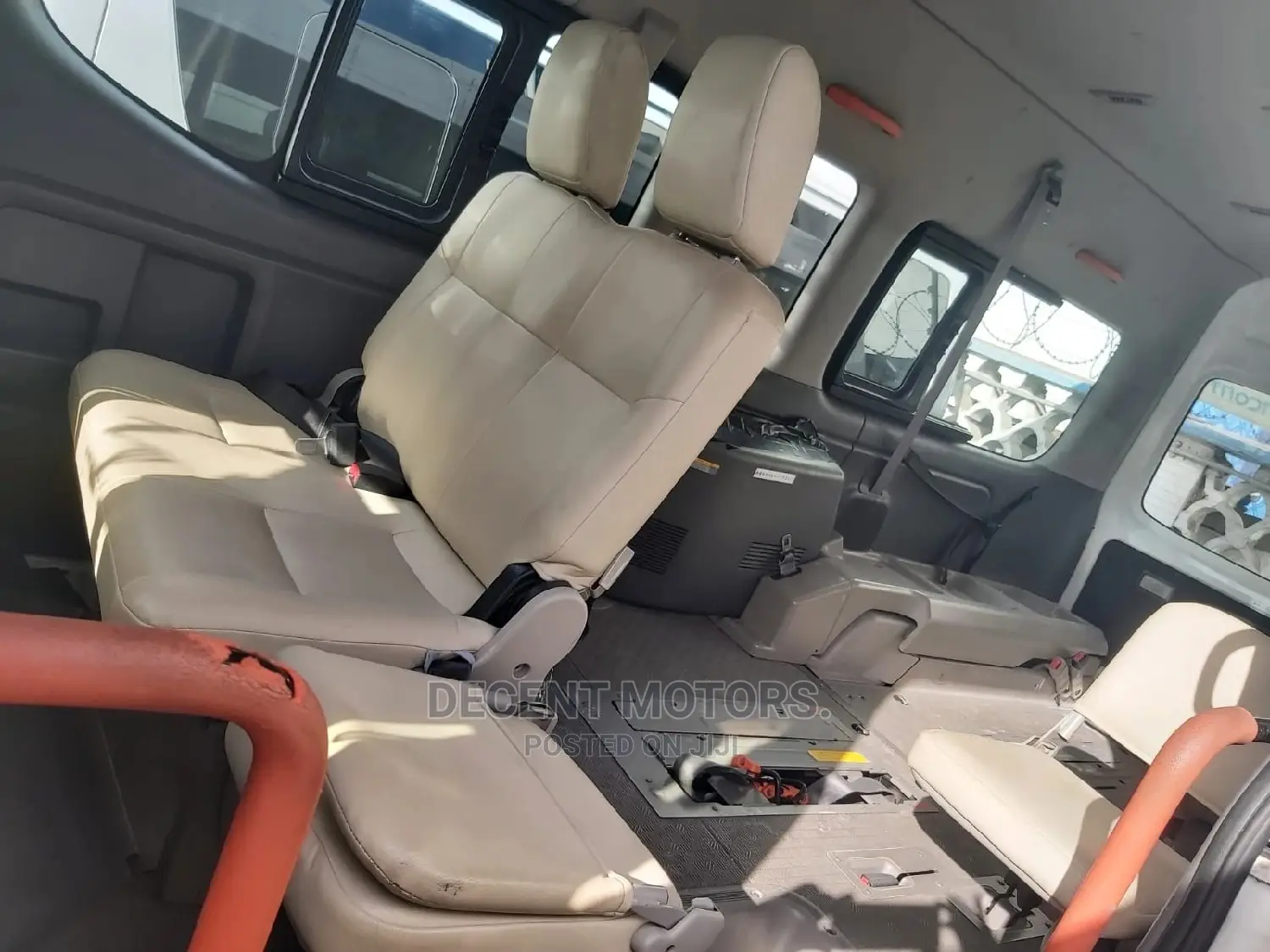 Nissan Caravan (Urvan) 2016 White