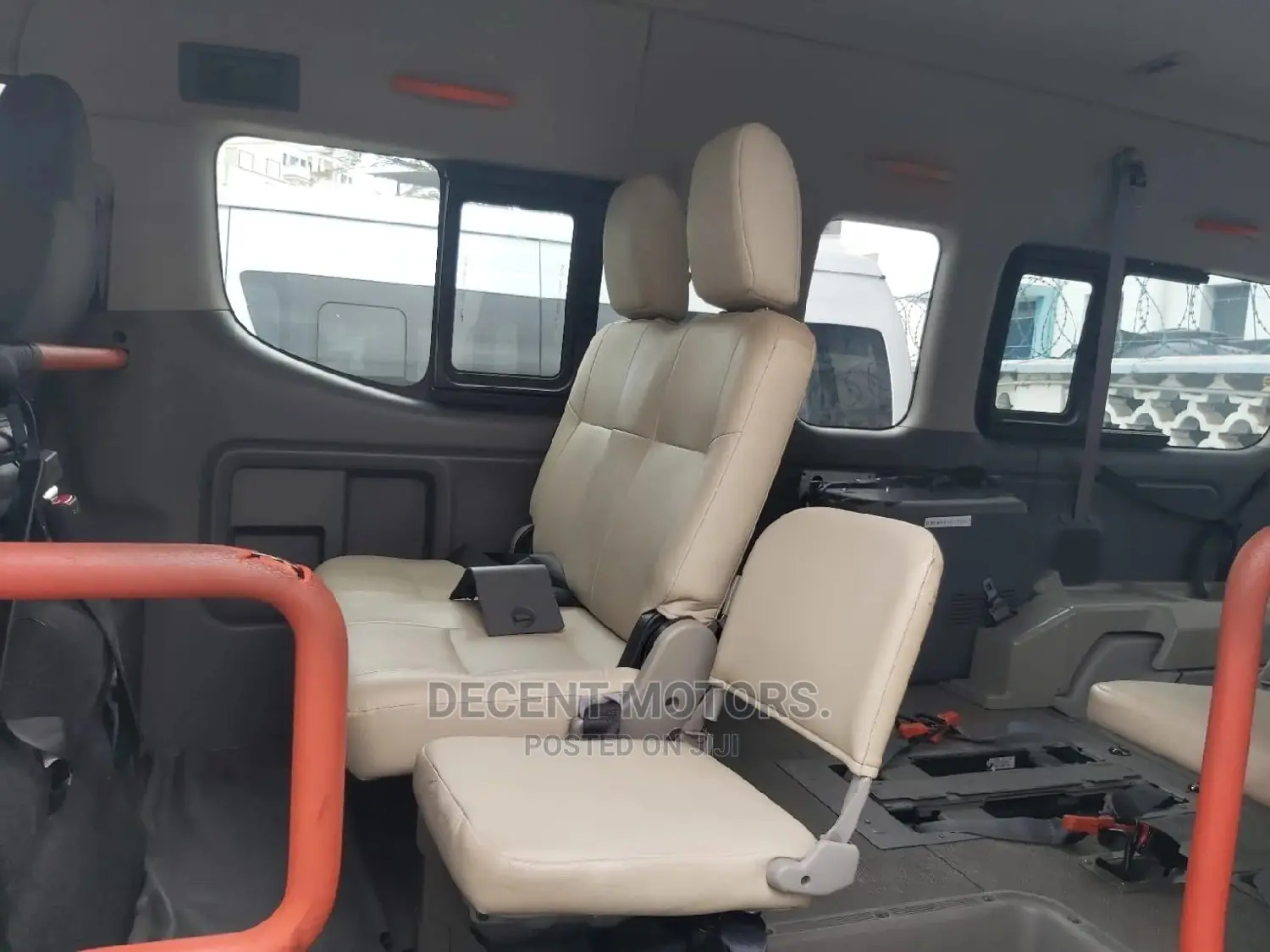 Nissan Caravan (Urvan) 2016 White