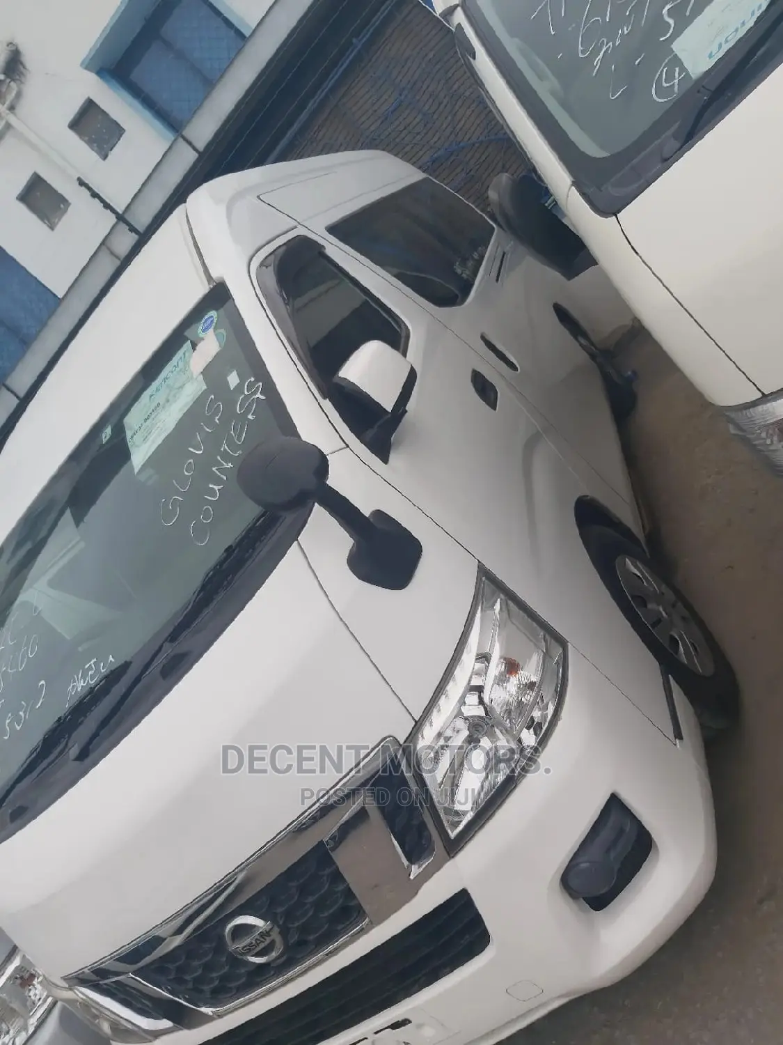 Nissan Caravan (Urvan) 2016 White