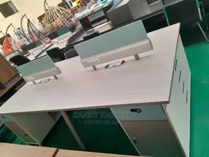 Spacious 4 User Workstation With Functional Sockets