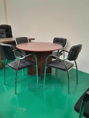 4 Seats Plus a Meeting Round Table