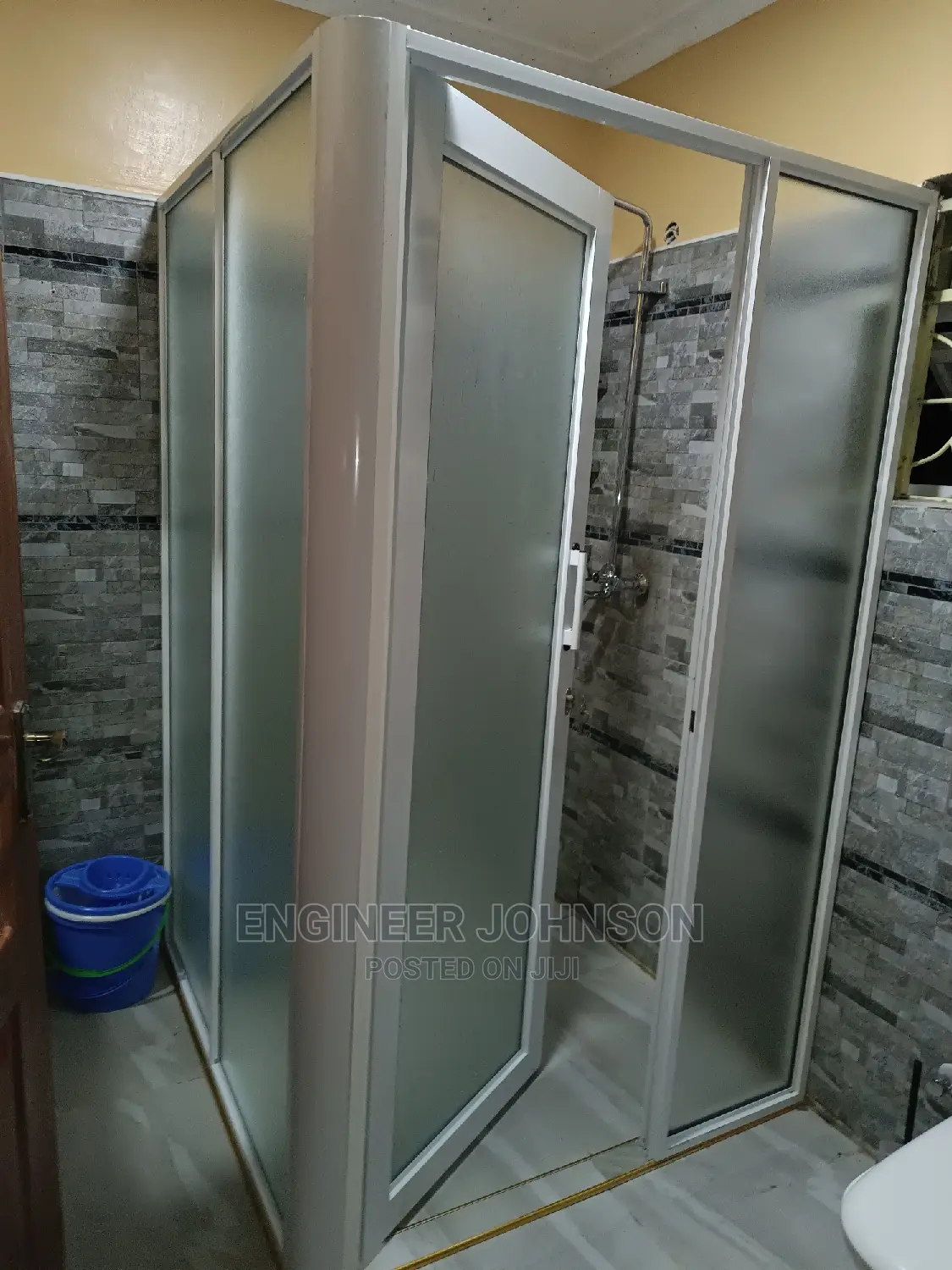Hinged Door Shower Cubicle