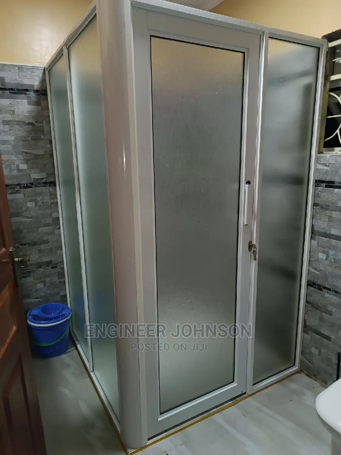 Hinged Door Shower Cubicle