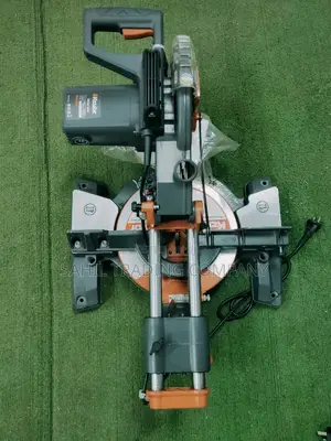 Powerful 2200w Miter Saw 0° to 45° Adjustment Cutting 255mm