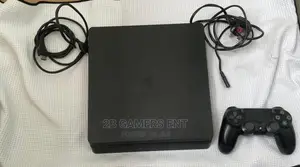Ps4 Slim , 1TB , Used