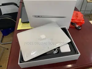 Laptop Apple MacBook Air 2017 8GB Intel Core I7 SSD 128GB