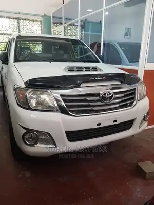 Toyota Hilux 2016 White