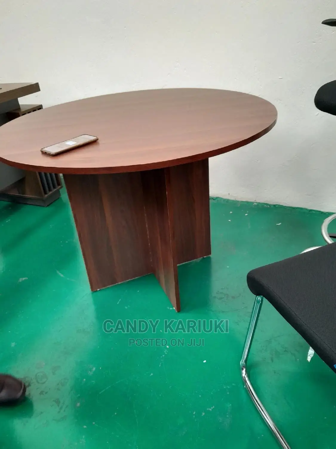 Round Office Meeting Table (1.2m Diameter)