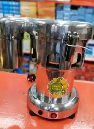A 3000 Series Fruit Juicer