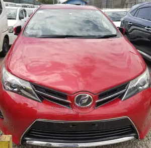 Toyota Auris 2016 Red