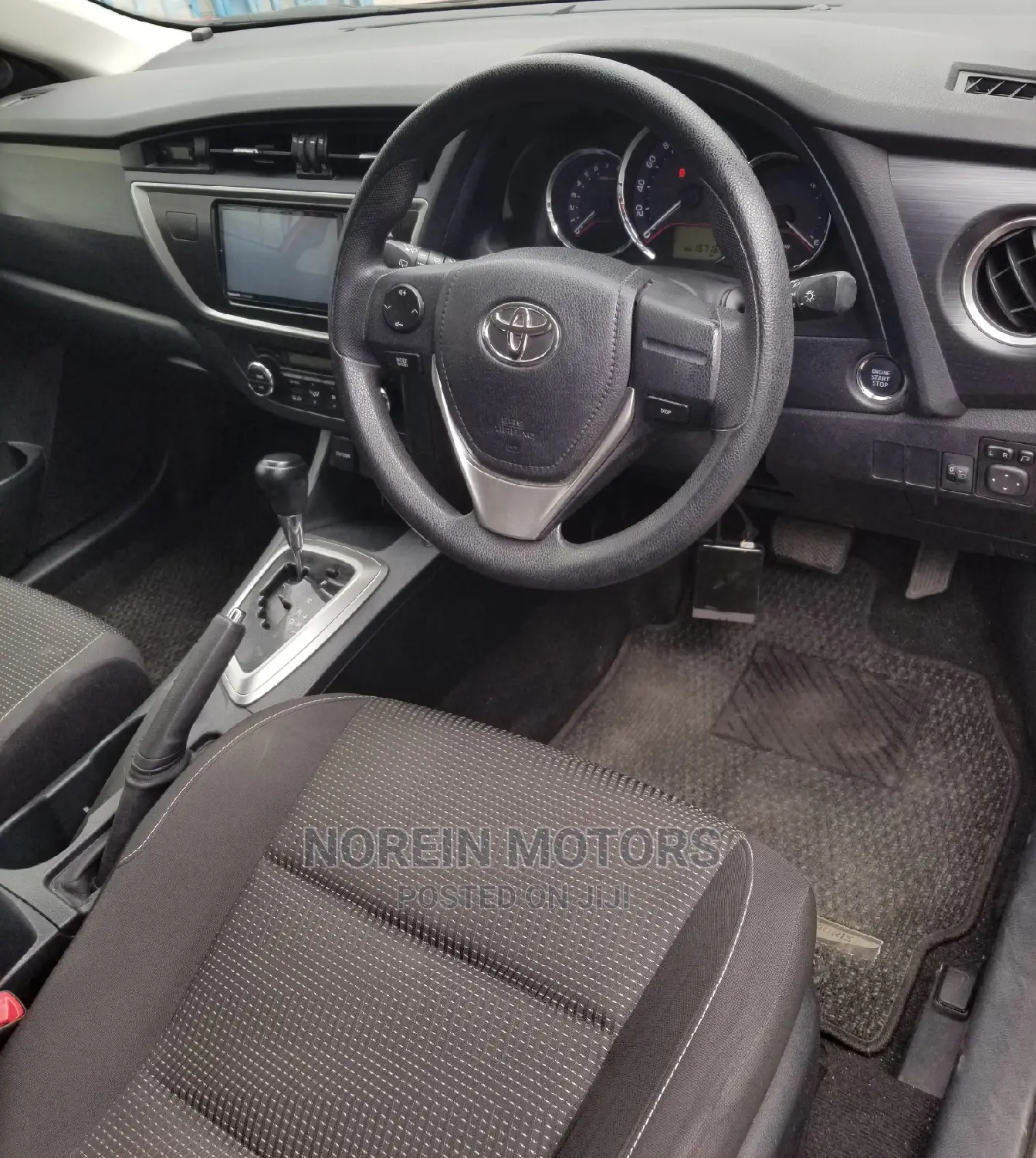 Toyota Auris 2016 Red