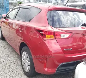 Toyota Auris 2016 Red