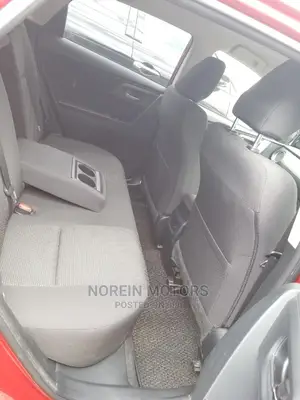 Toyota Auris 2016 Red