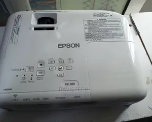 EPSON Eb S05 