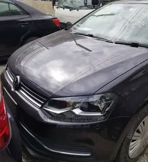 Volkswagen Polo 2015 Black
