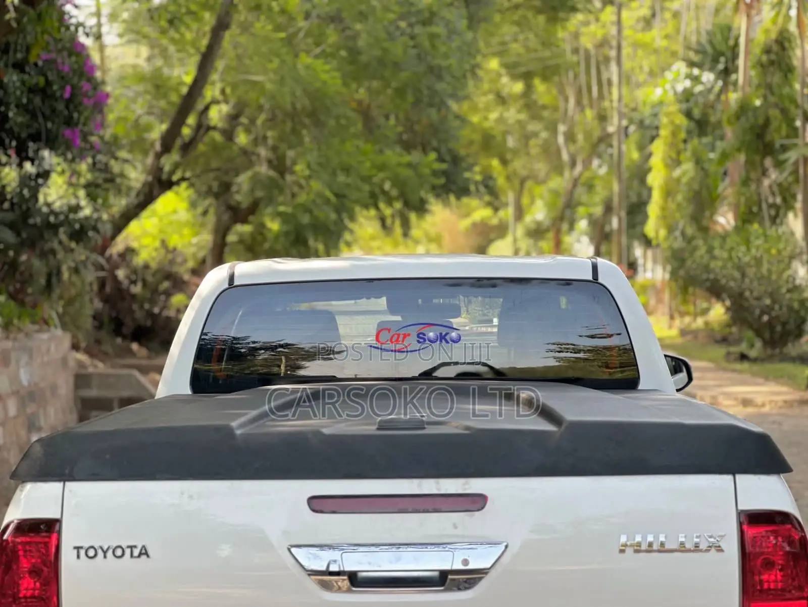 Toyota Hilux 2018 White