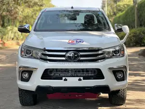 Toyota Hilux 2018 White