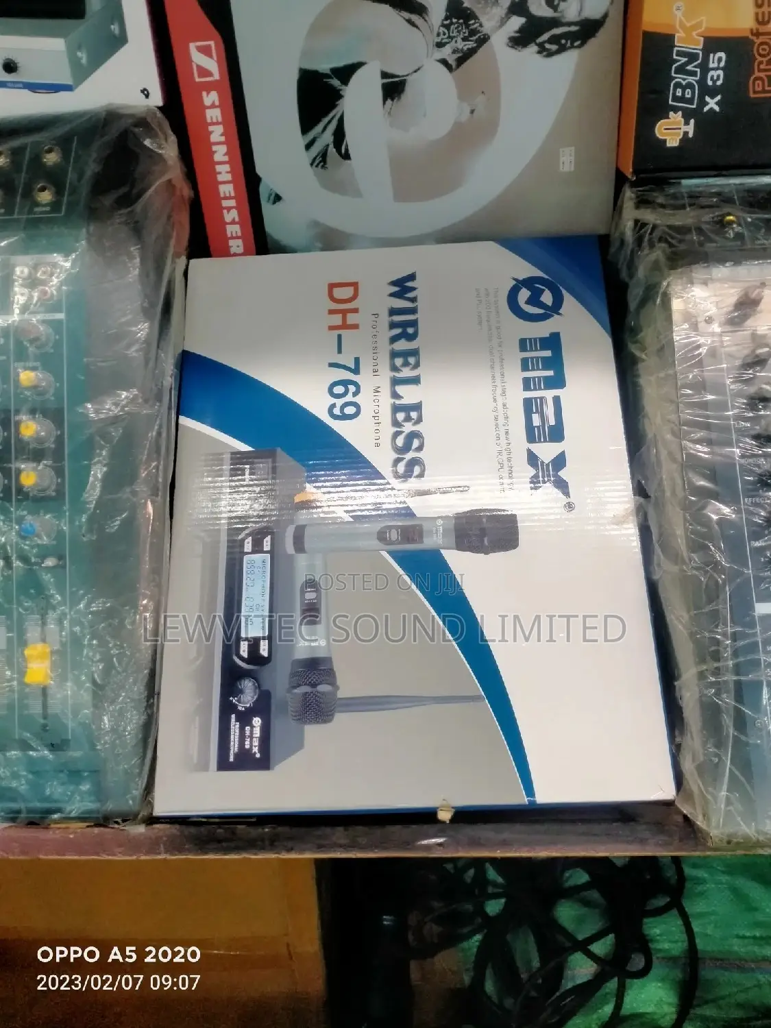 Max Wireless Proffessional Microphone