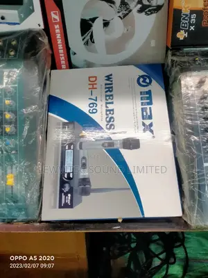 Max Wireless Proffessional Microphone