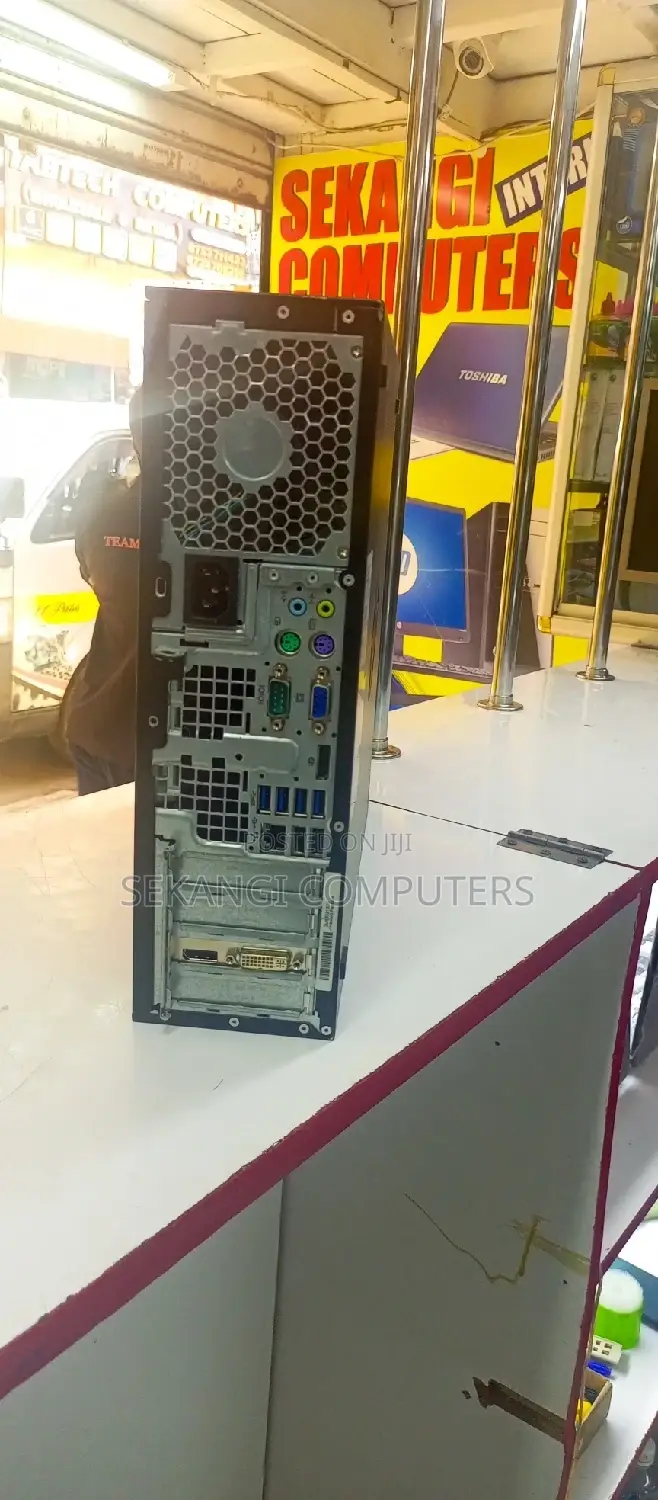 Desktop Computer HP Z220 8GB Intel Xeon HDD 500GB