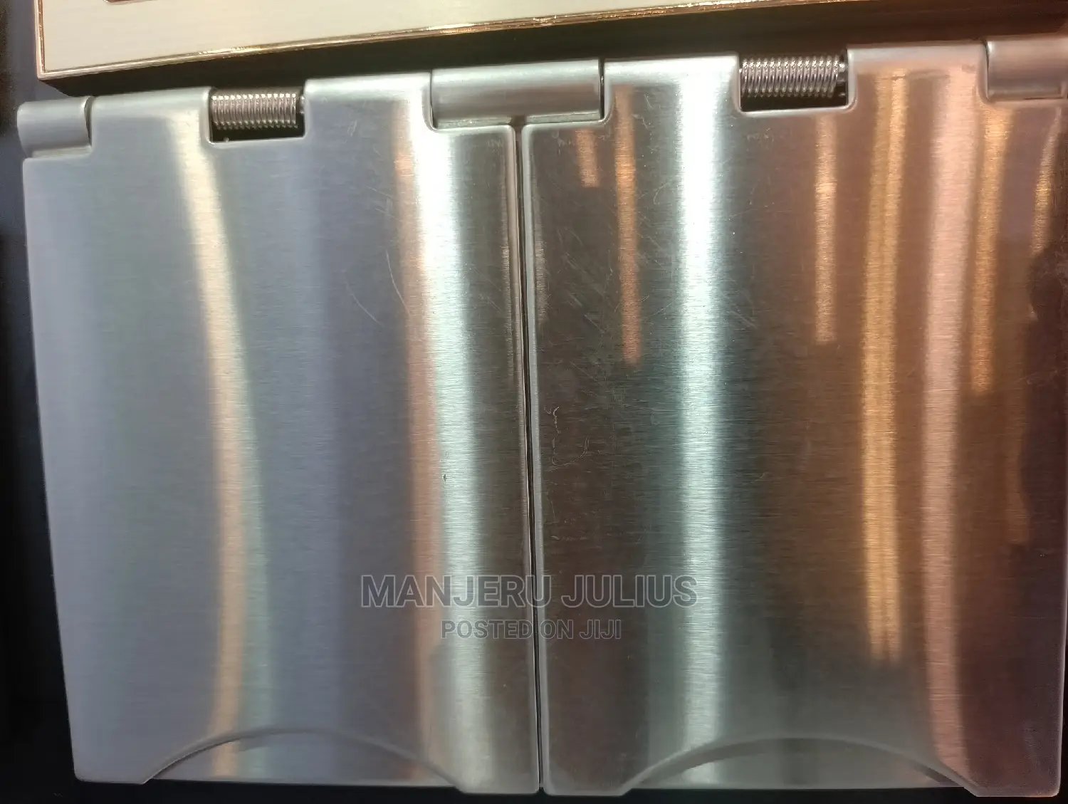 Twin Floor Sockets