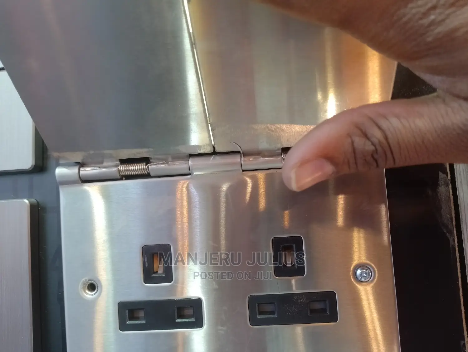Twin Floor Sockets