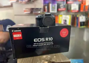 Canon Eos R10 Mirrorless Camera With 18-45mm Lens