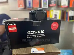 Canon Eos R10 Mirrorless Camera With 18-45mm Lens