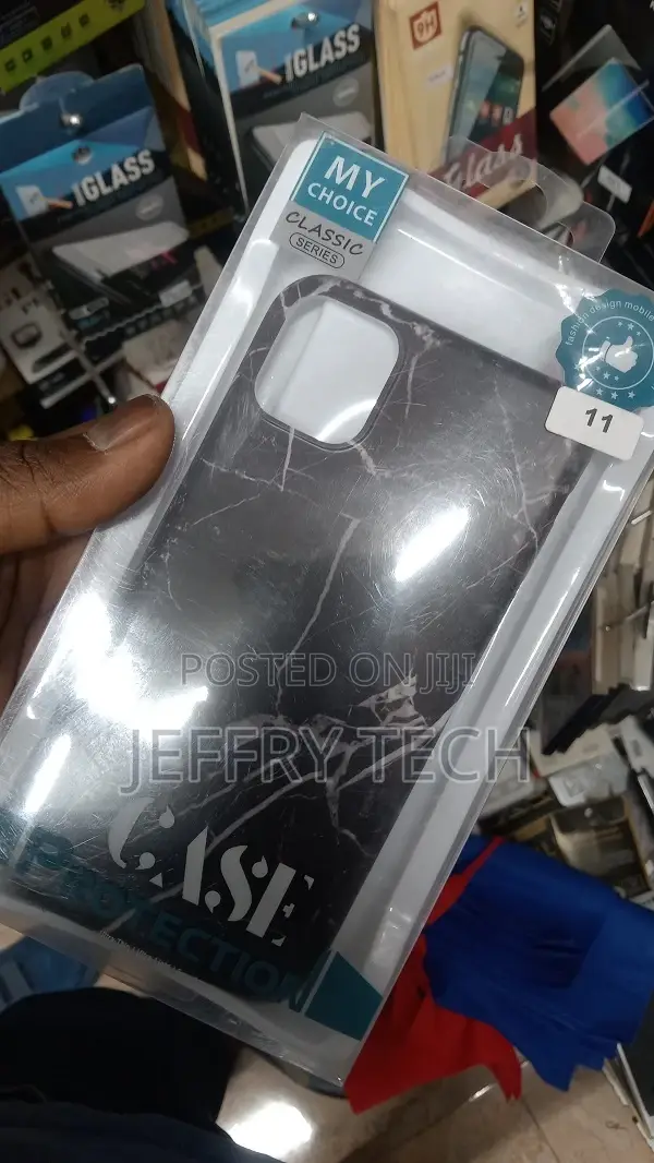 Black Marble iPhone 11 Clip Case