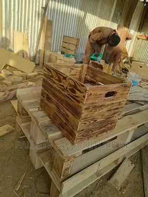 Pallet Stool / Crate