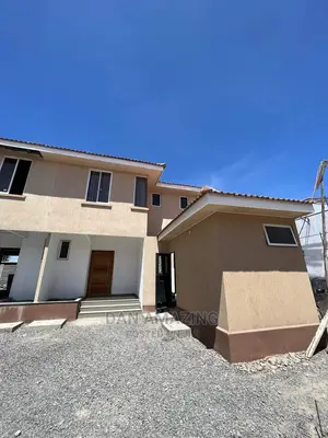 4bdrm Townhouse/Terrace in Gataka for sale