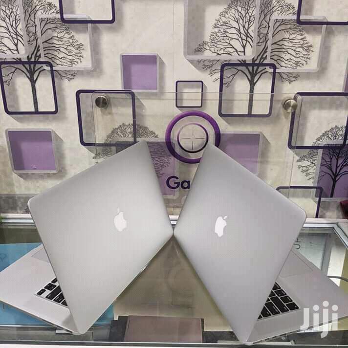 Laptop Apple MacBook Pro 4GB Intel Core i5 HDD 500GB