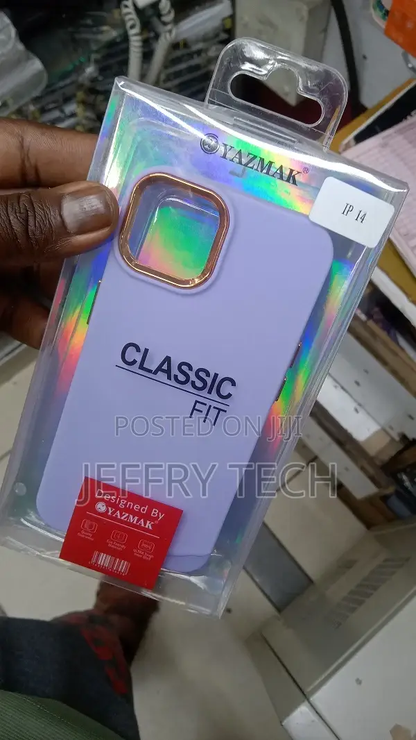 Classic Fit Cases iPhone 14