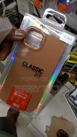iPhone 14 Plus Classic Fit Brown Case