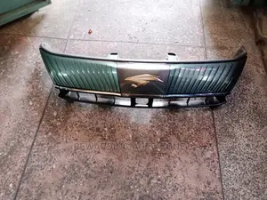 Harrier 2018 Center Grille