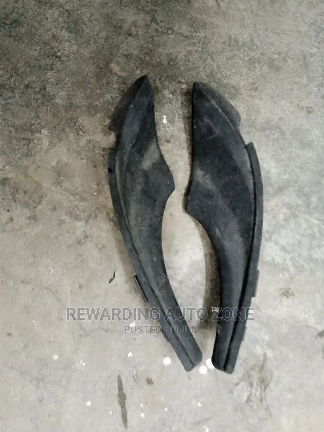 Axio 161 2013 Model Windshield