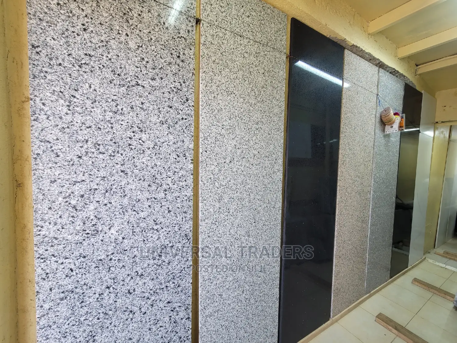 Glossy-Polished Kitchen Granite Countertops