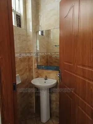 4bdrm Mansion in Mutero Kirarapion for rent