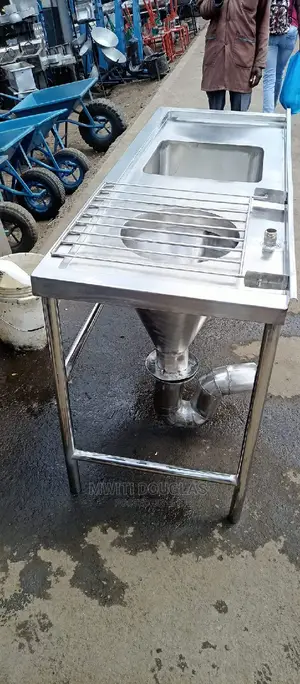 New Model Ss Hospital Sluice Sink