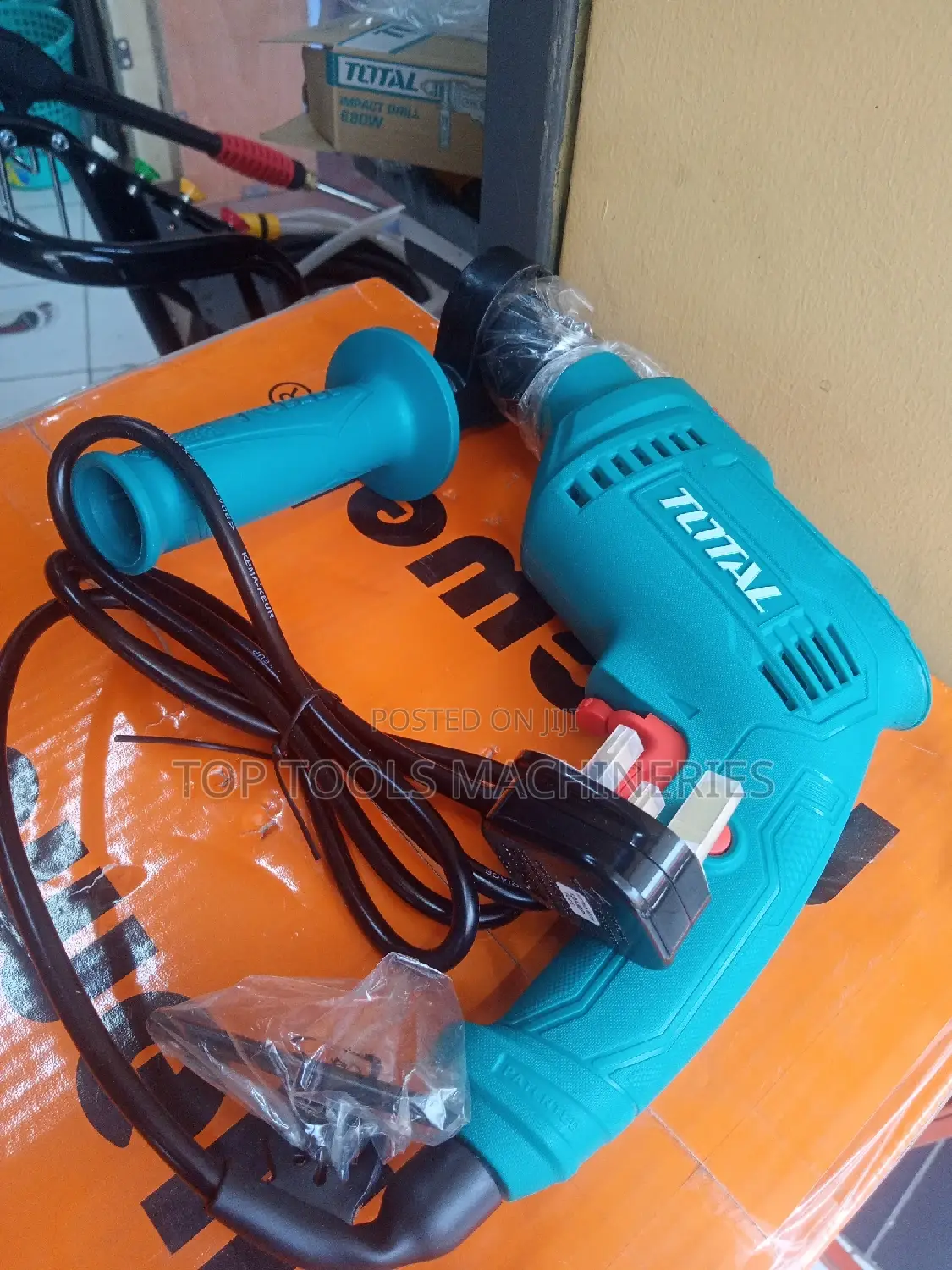 Total 680W Impact Drill