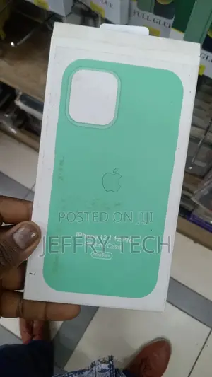 iPhone 12 | 12 Pro Silicone Case With Magsafe - Pistachio