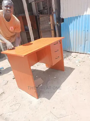 Office Desk: Office Table