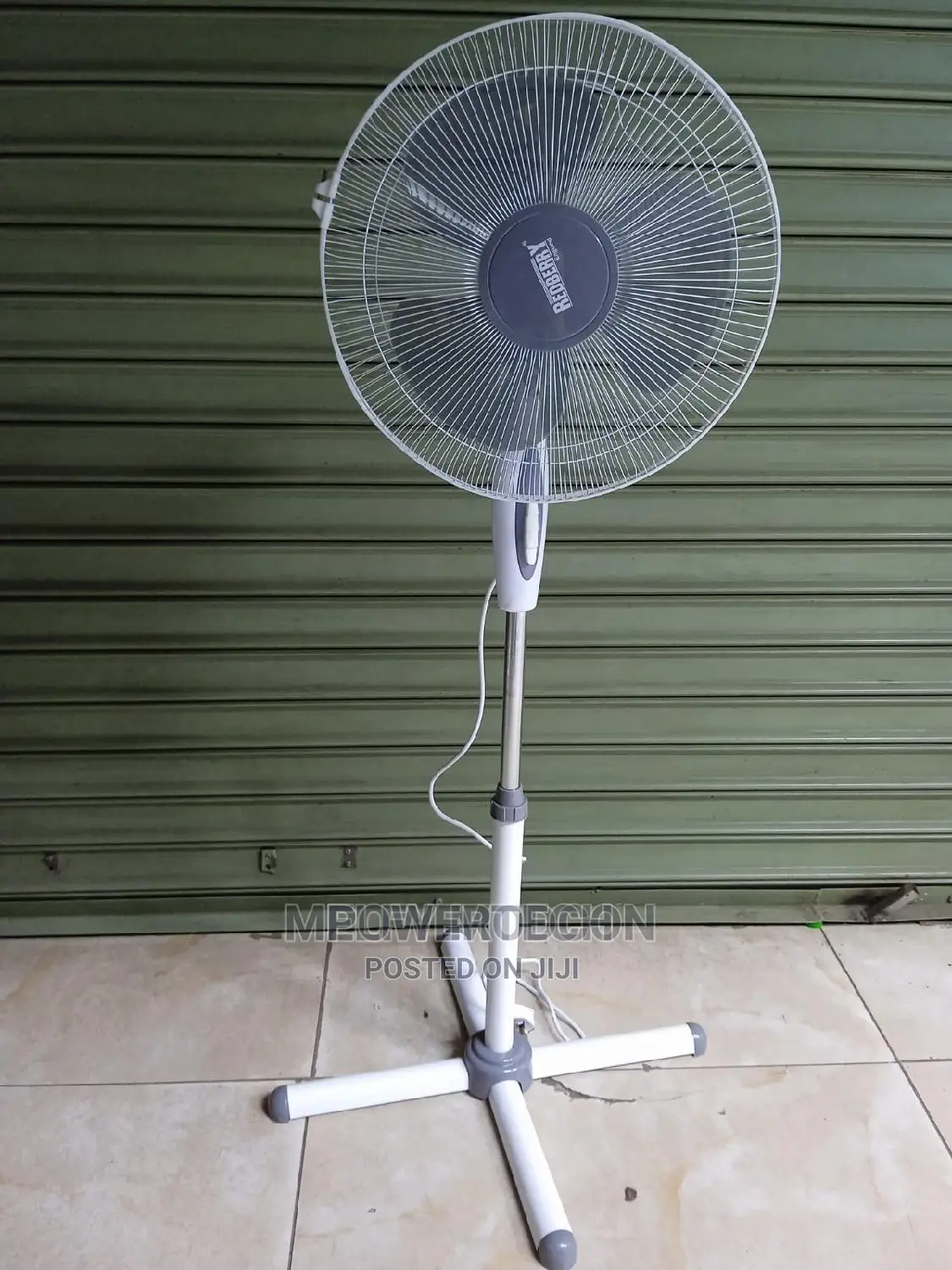 Standing Fan 18 Inches;